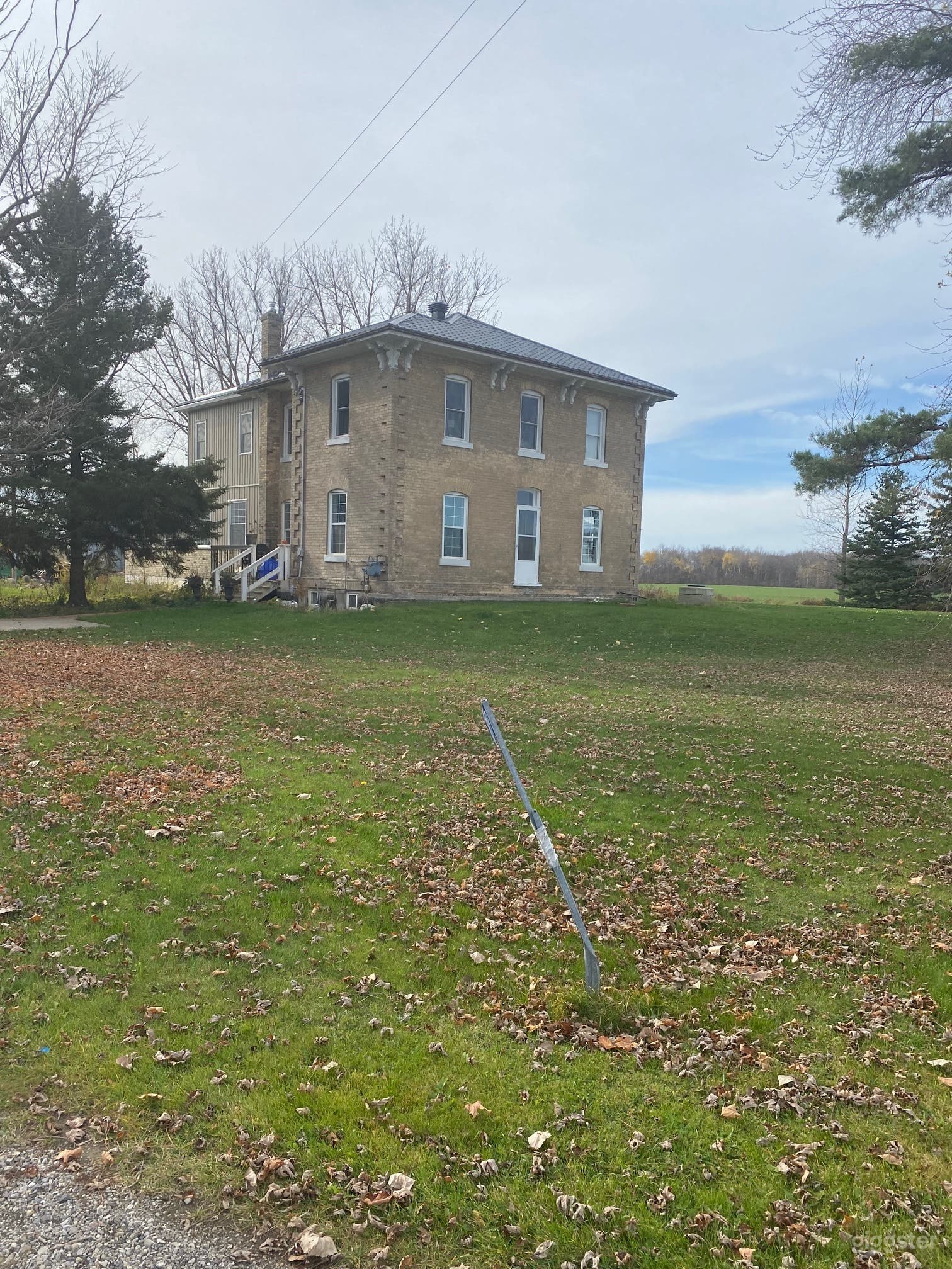 Unique, 3 acre country property available for shoots. Please note that we are only renting the outside at this time as renovations are happening inside the house.  Lots of building and property available to rent