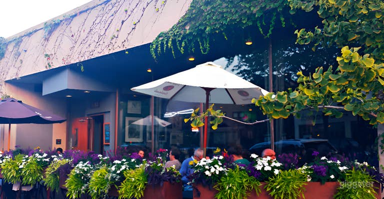  Comedor al aire libre con ambiente en Evanston 