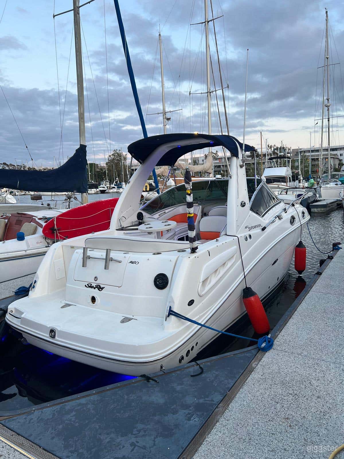 2007 Sea Ray Sundancer Yacht Perfect for Photo & Video shoot Photo 1