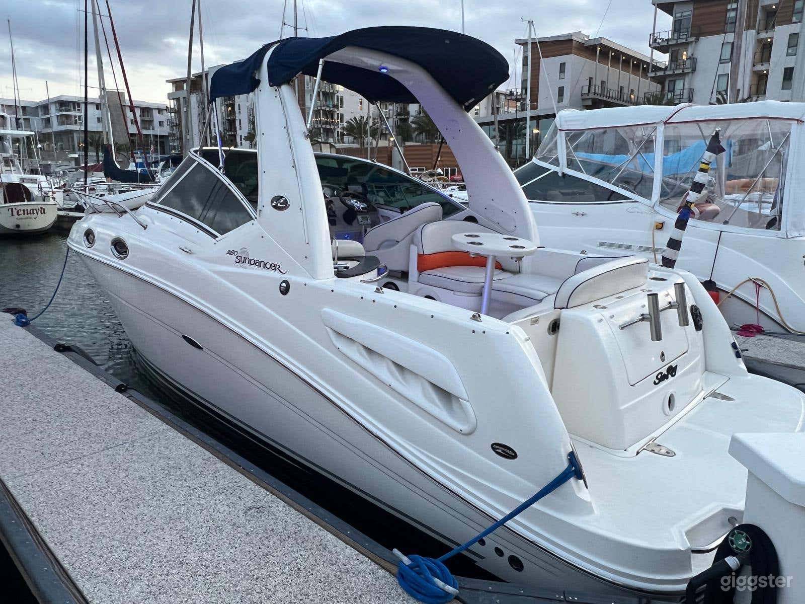 2007 Sea Ray Sundancer Yacht Perfect for Photo & Video shoot Photo 2