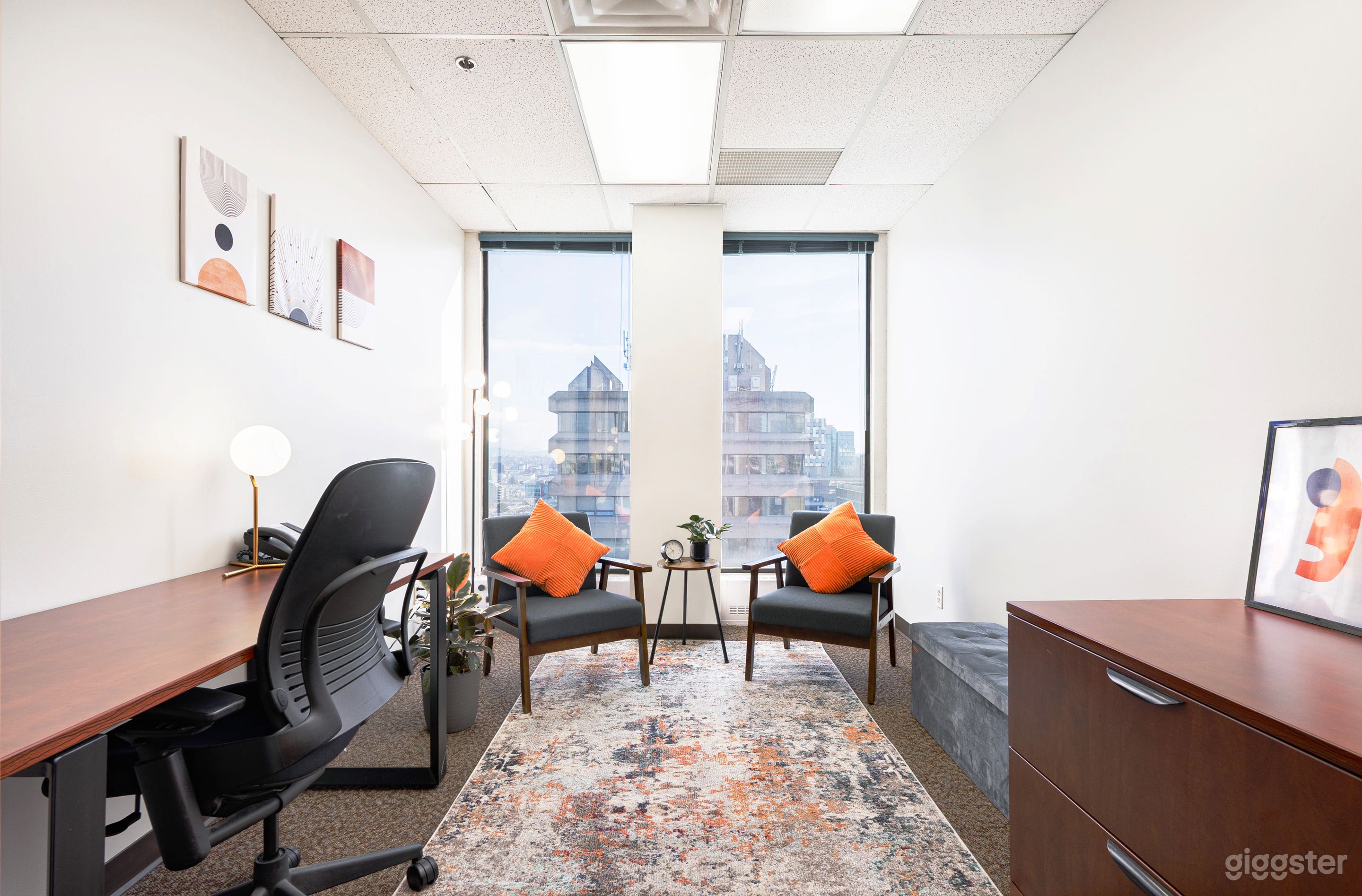 Bright &amp; Private Therapy Room Photo 1