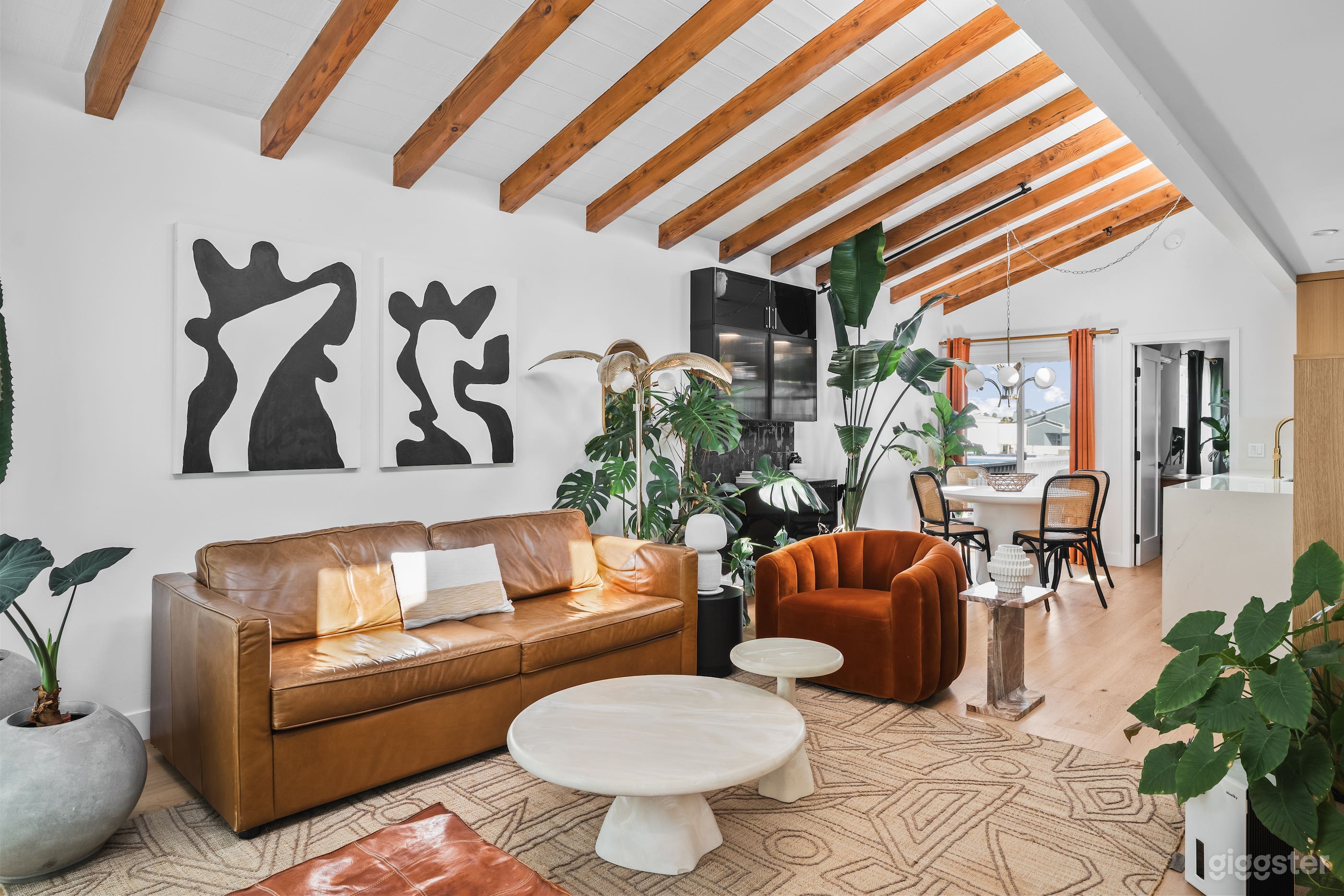 Lush &amp; Light-Filled – Tropical Boho Loft  Photo 1