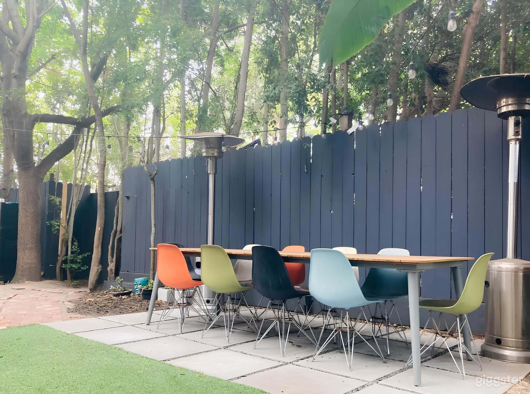 Backyard Garden perfect for parties and events Photo 1
