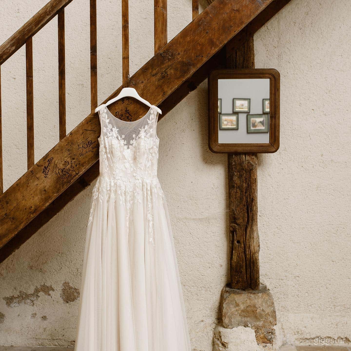 Exhibition Hall Photo 2