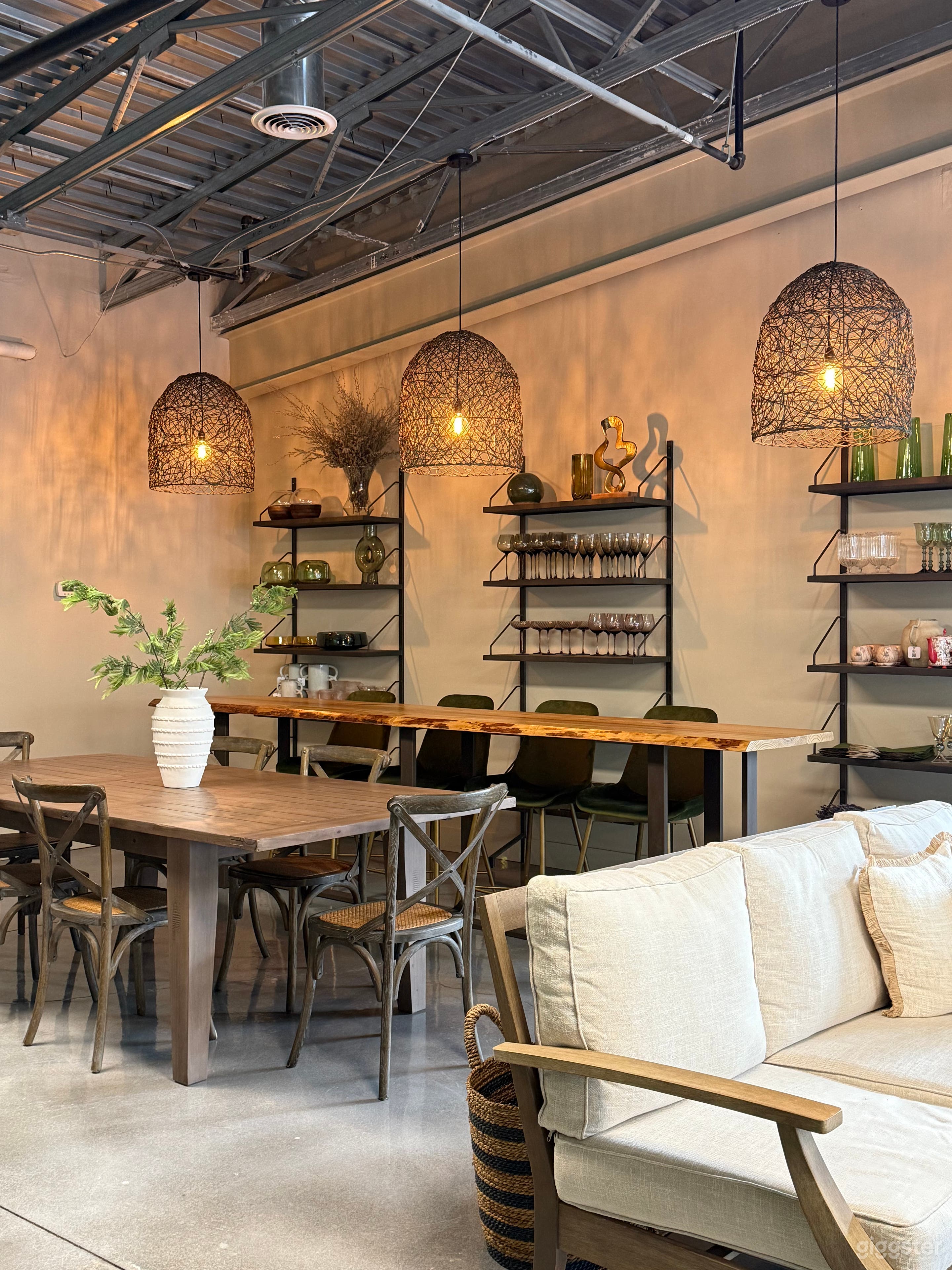 Beauty Blossoms on the Table Photo 2