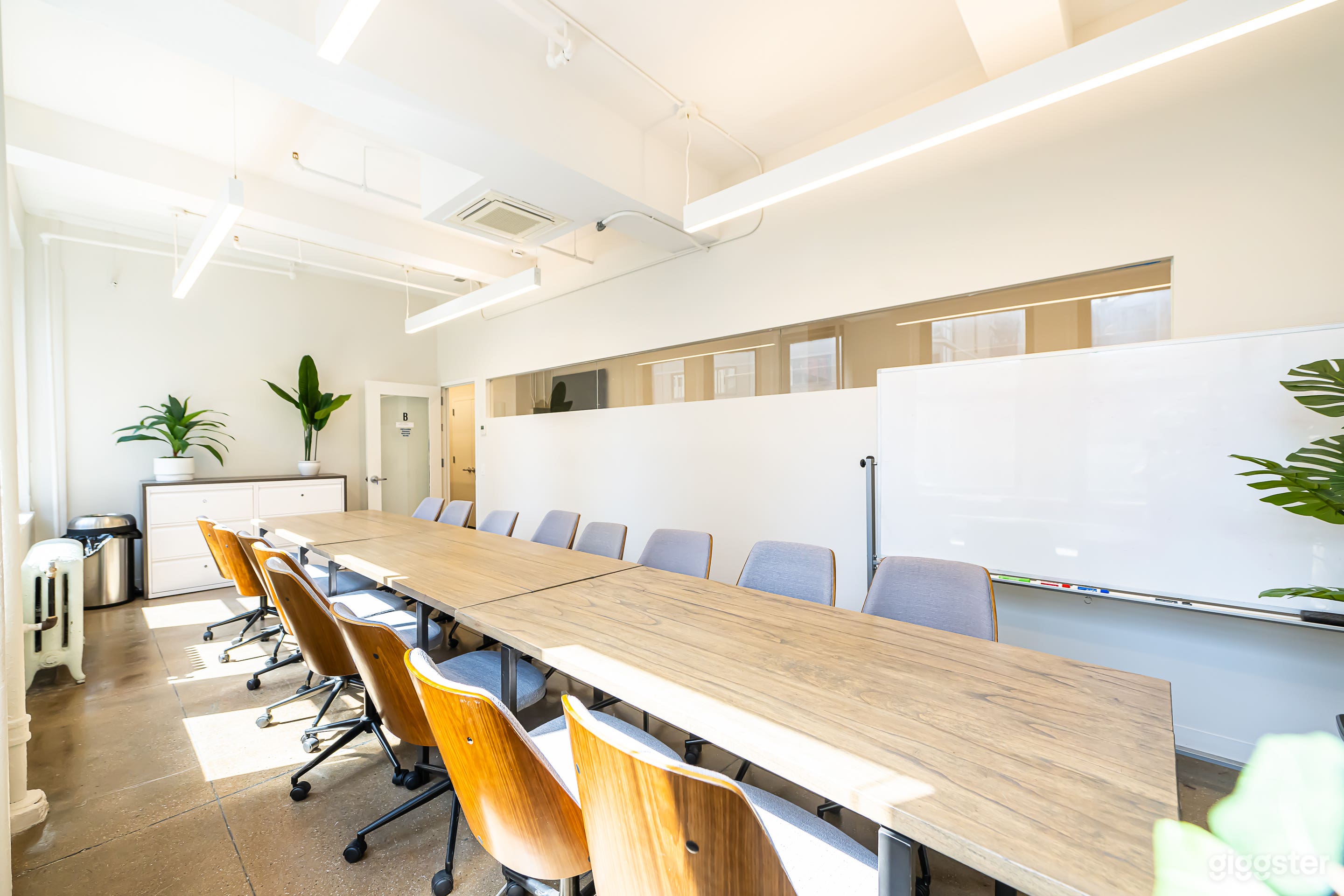 Meeting Room - Studio 1403 B Photo 3