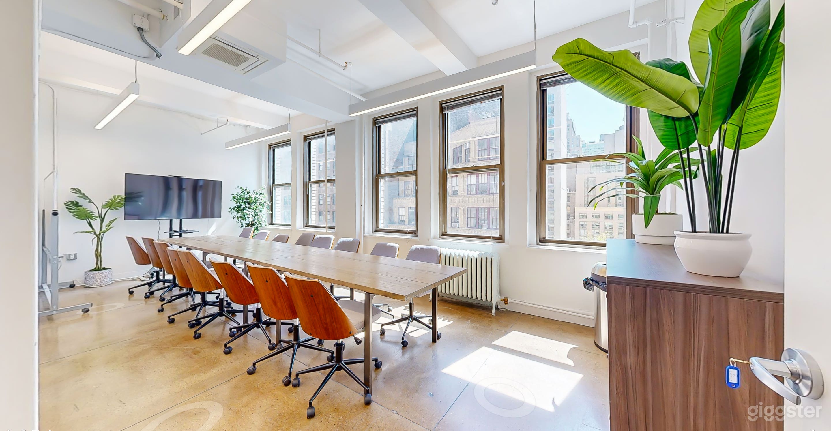 Meeting Room - Studio 1403 B Photo 1