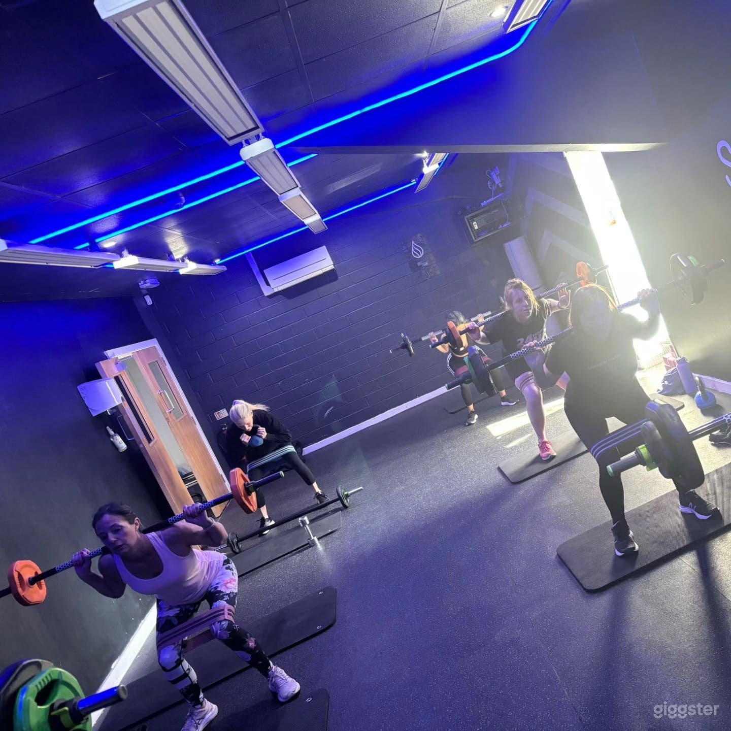Modern Fitness Studio  Photo 4