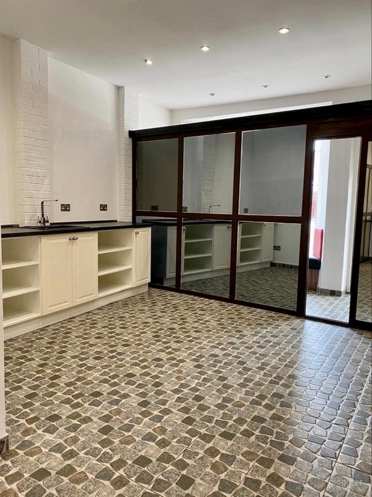  Luxury space office studio in Lanark town centre 