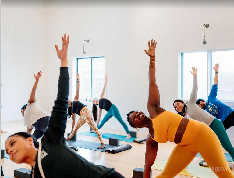  Minimal, Spacious, Light Filled Yoga Studio 