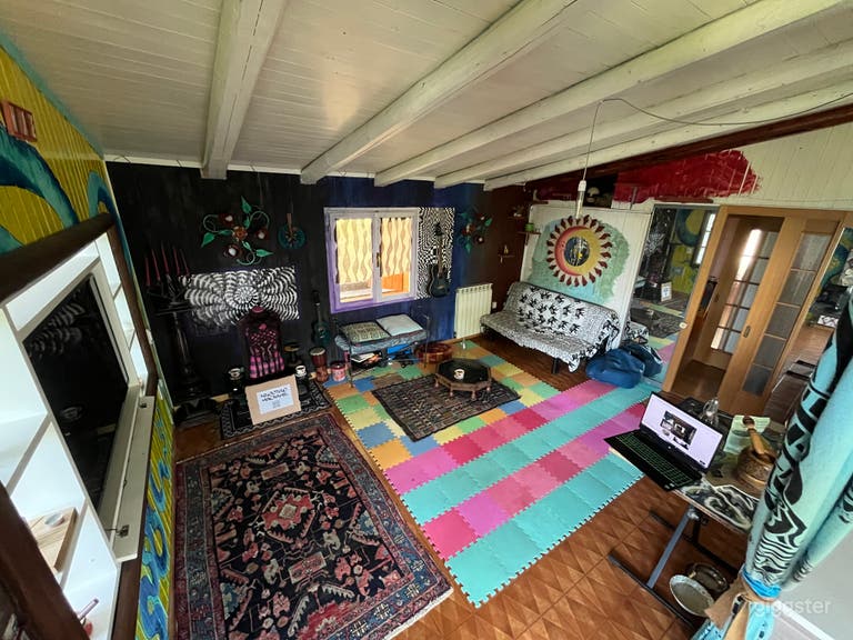  Secret Hub: Underground Open Space, Panoramic Windows and Murals 