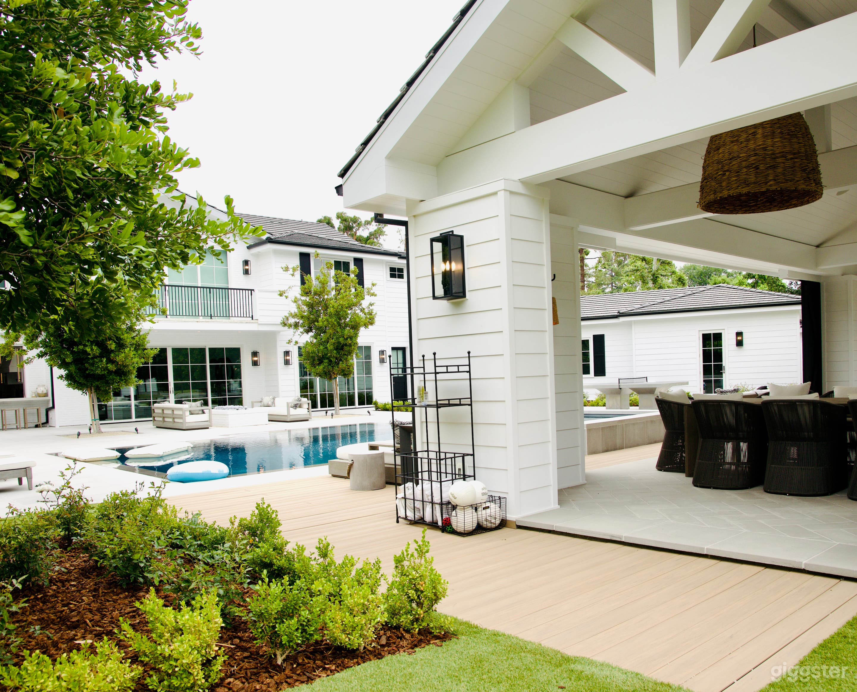 Exquisite Mansion Backyard  Photo 4