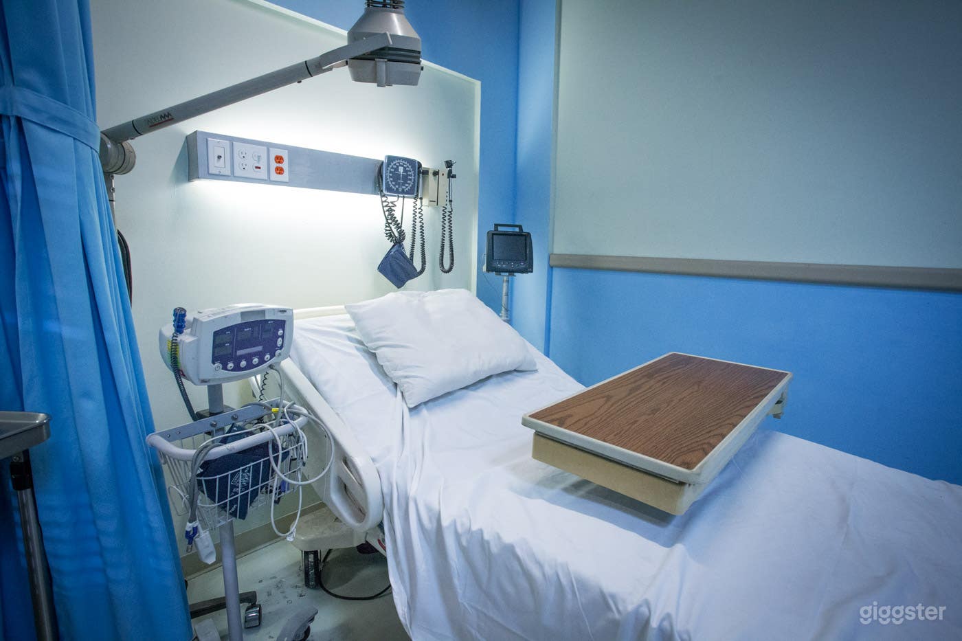 FULL HOSPITAL Standing Set | FilmStudioLA Photo 4