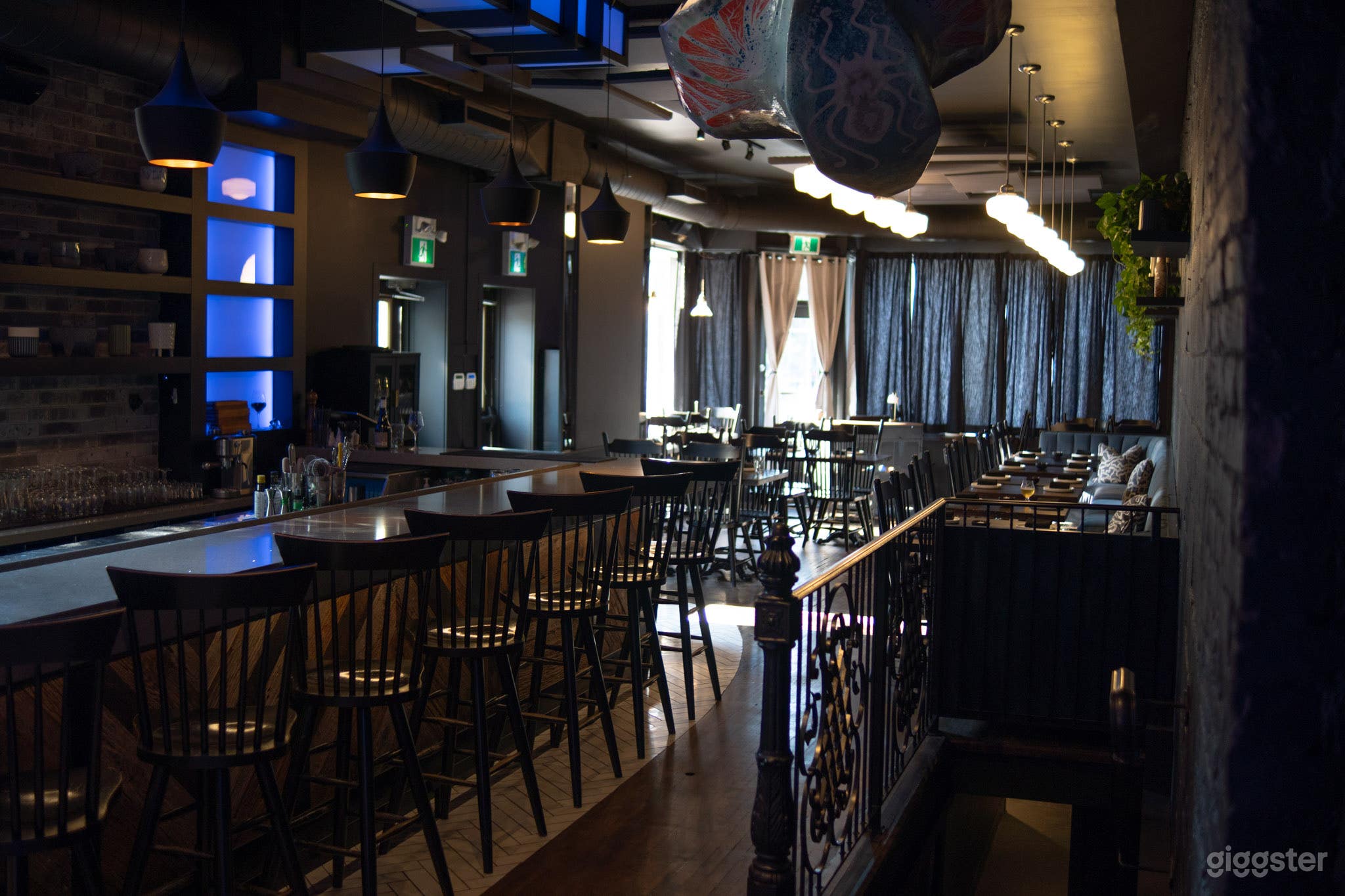 Intimate Bar/ Restaurant Photo 4