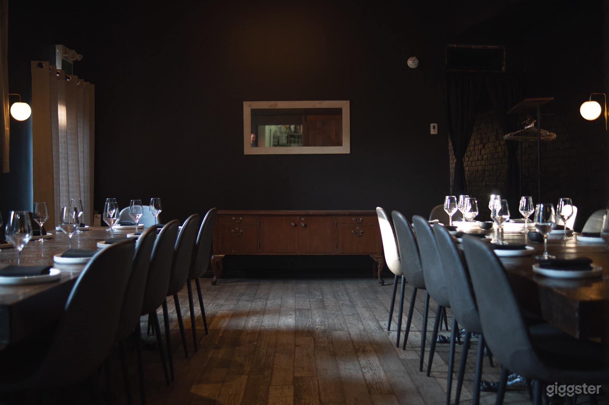 Intimate Bar/ Restaurant Photo 2