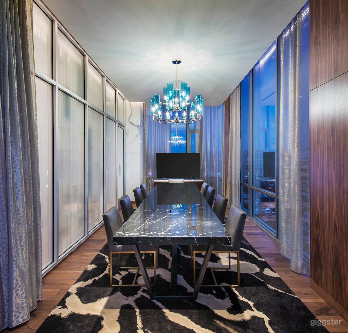 Spectacular Conference Room in Beverly Grove Photo 3