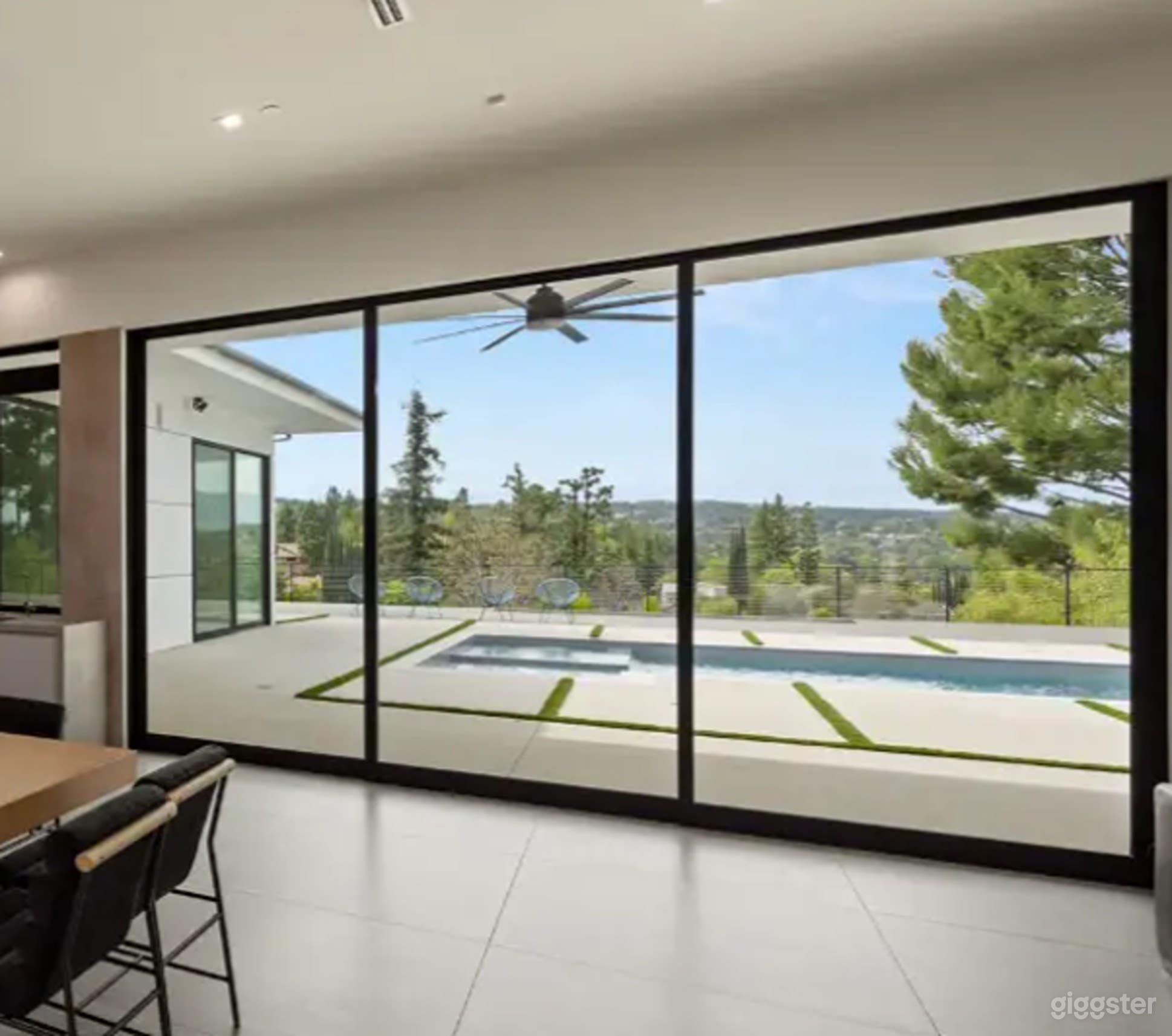 Resort-Style Pool In Modern Encino Hills Estate Photo 4