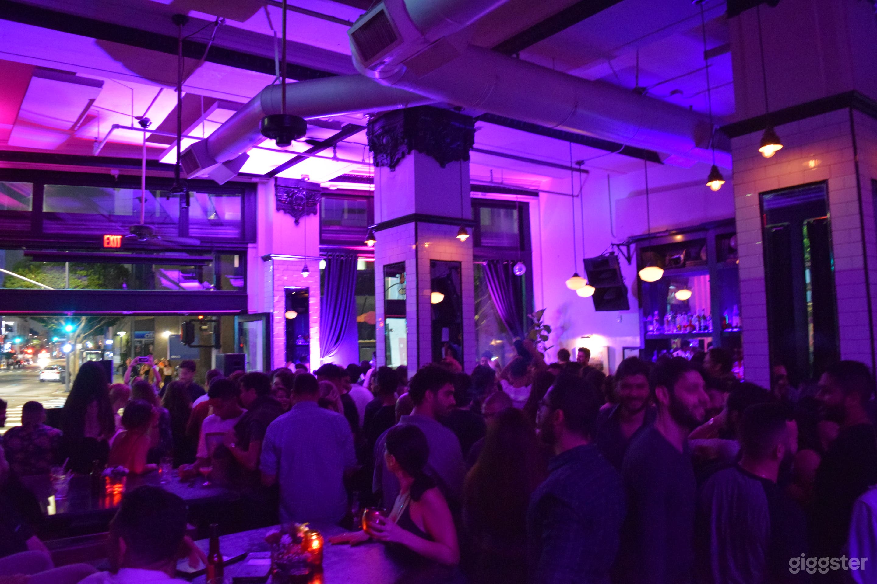 Downtown Los Angeles Restaurant and Bar Photo 3