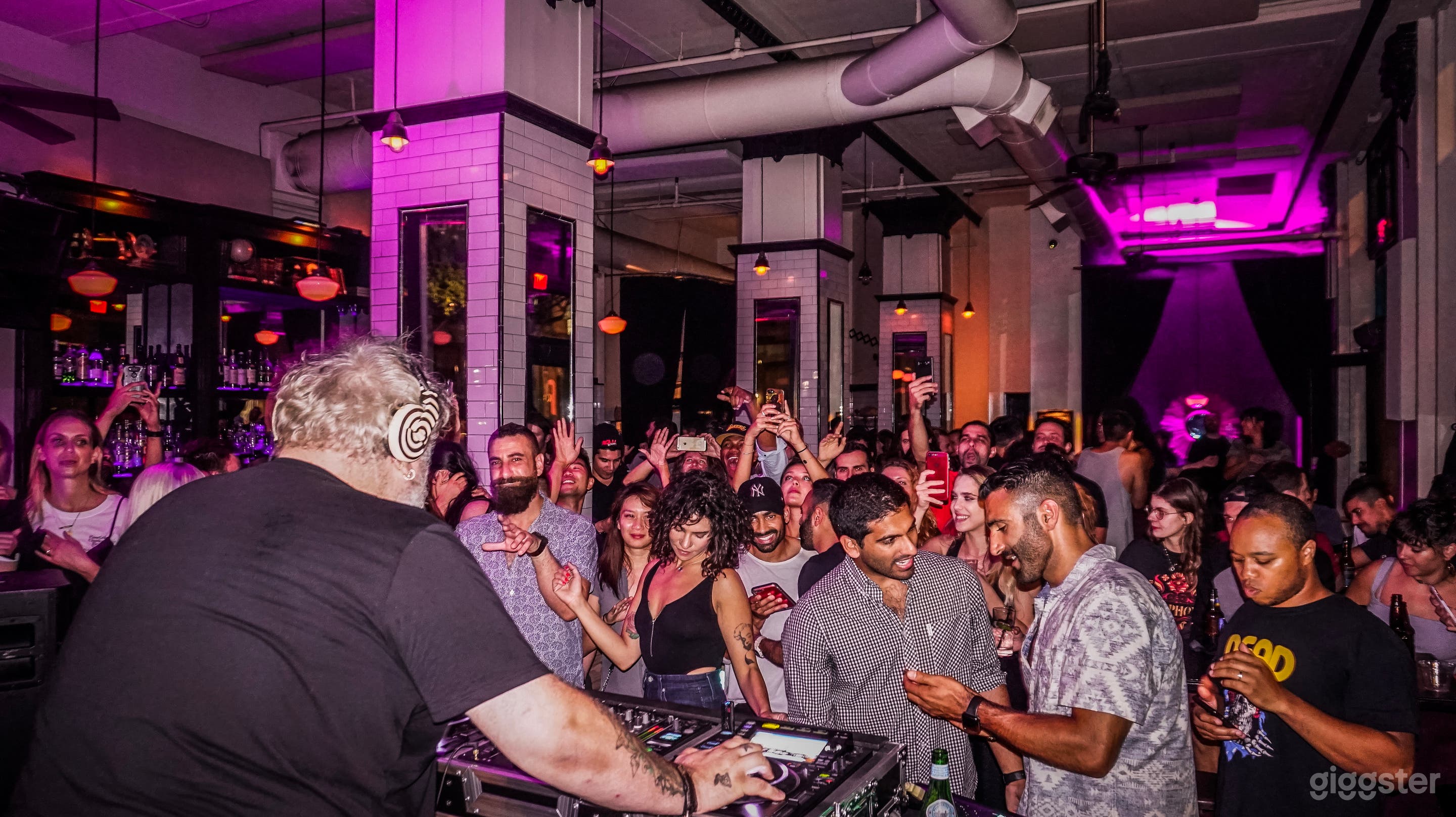 Downtown Los Angeles Restaurant and Bar Photo 4