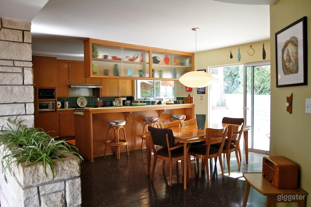 Mid‑Century Modern Home Photo 3