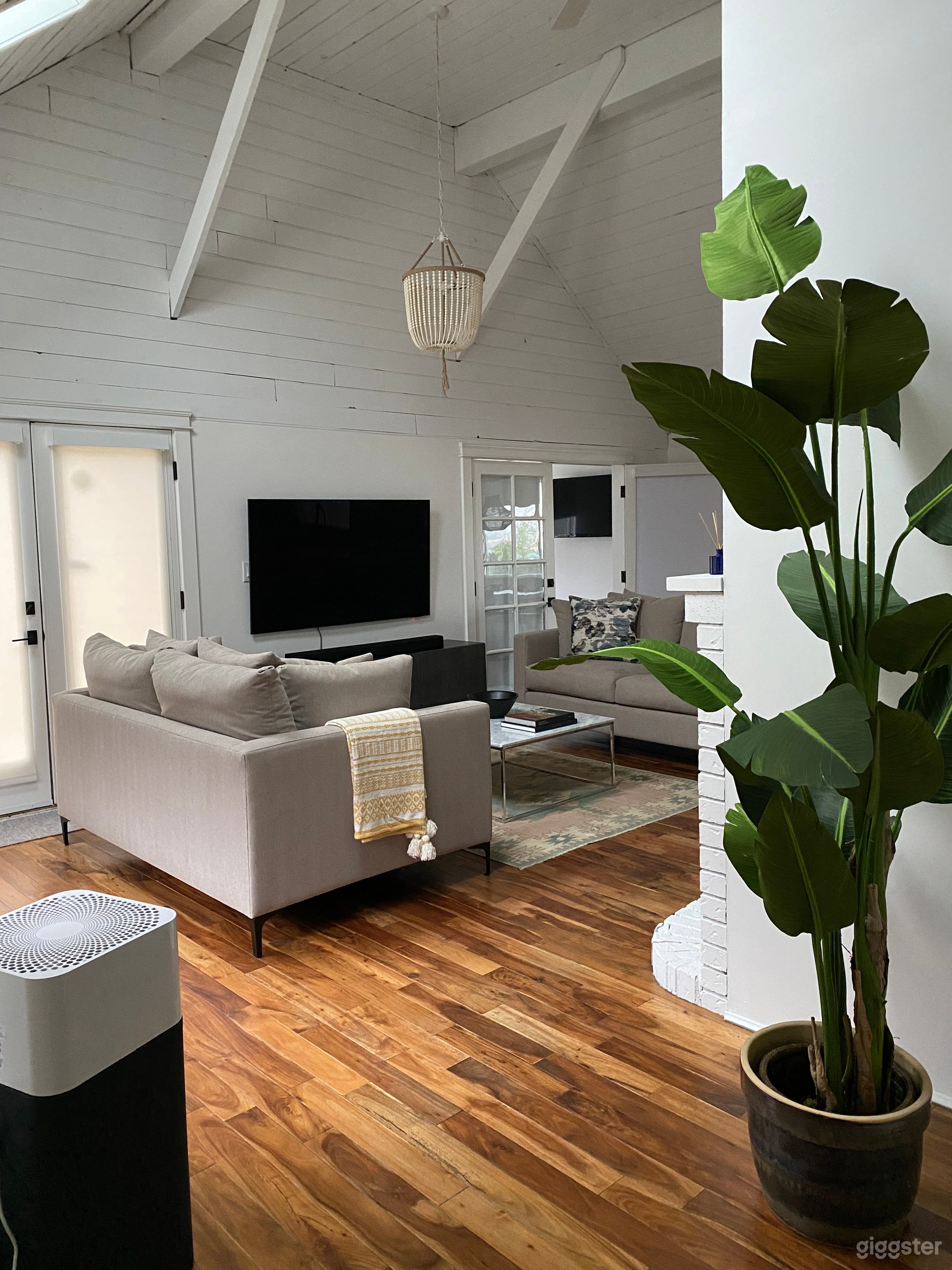 Unique Character City Home Photo 1