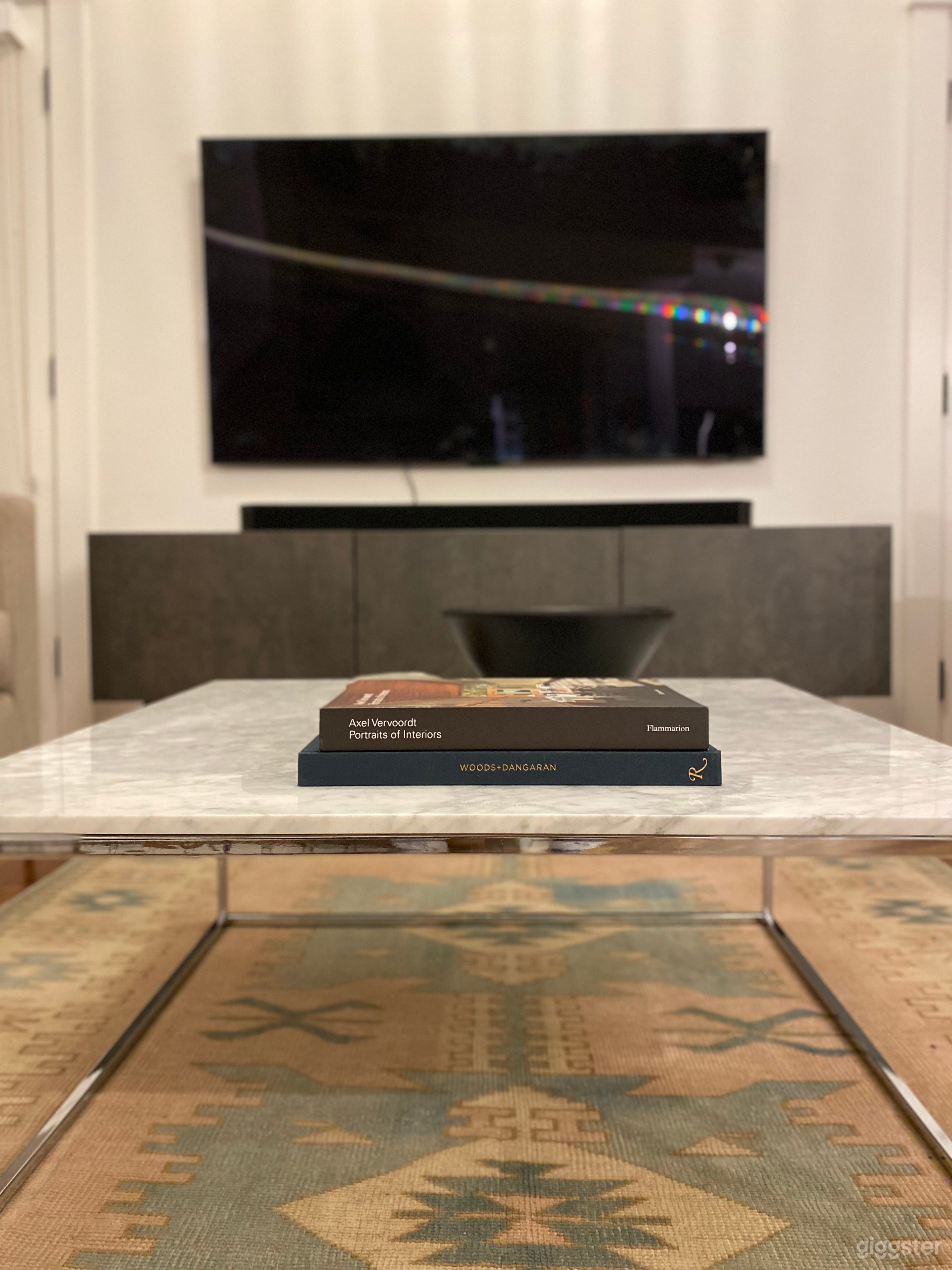 Unique Character City Home Photo 3