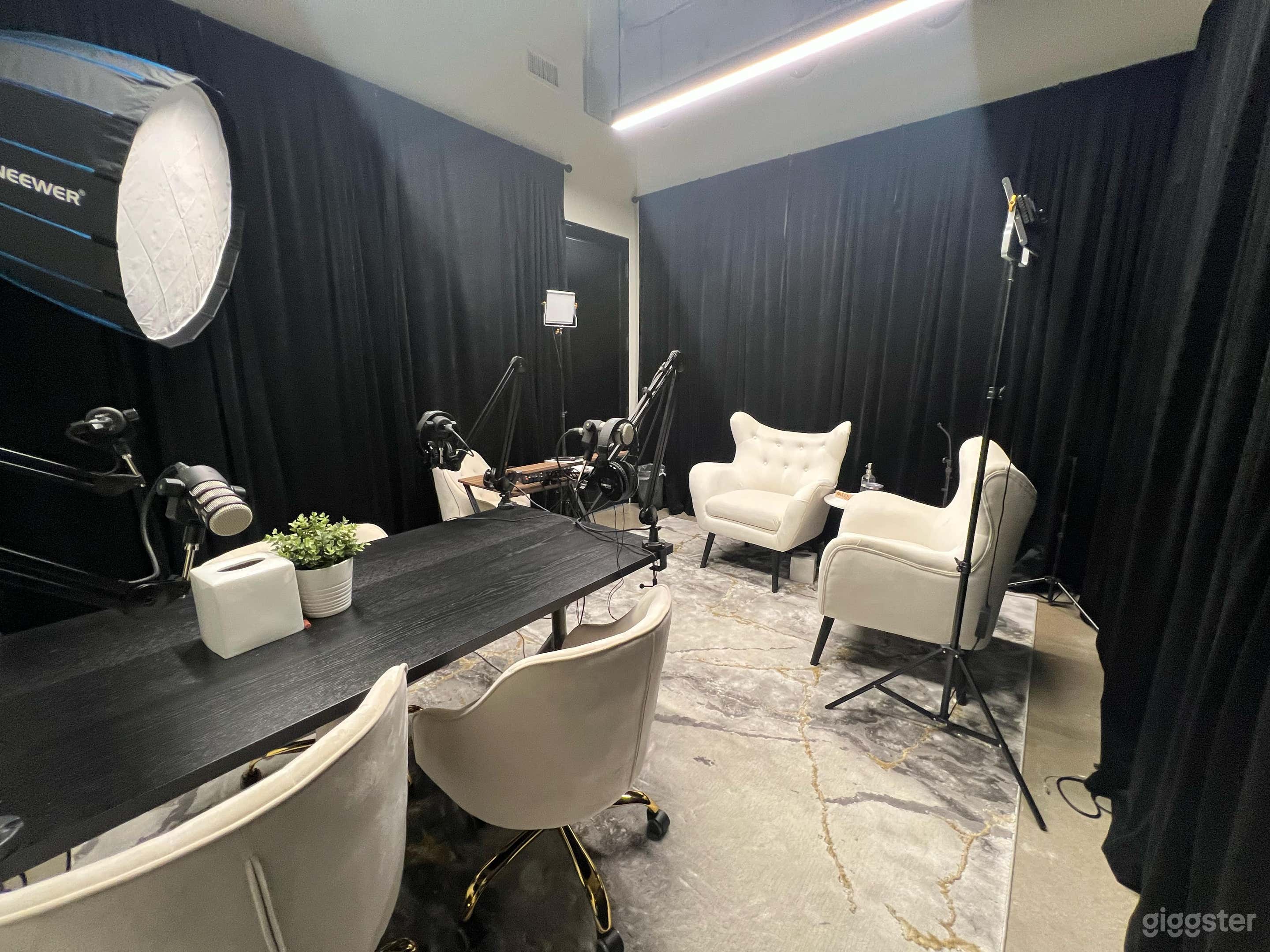 Spacious Podcast Lounge Photo 2