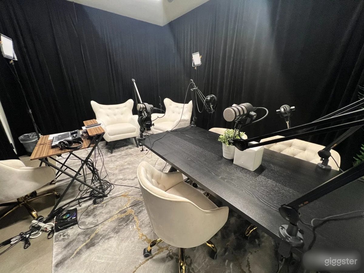 Spacious Podcast Lounge Photo 3