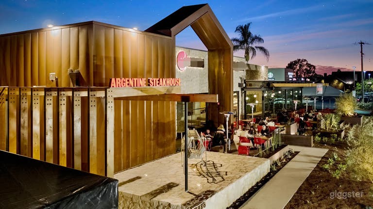  Parrilla argentina moderna en el vibrante Buena Park 