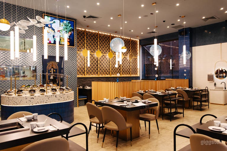  An Upscale Hotpot Restaurant 