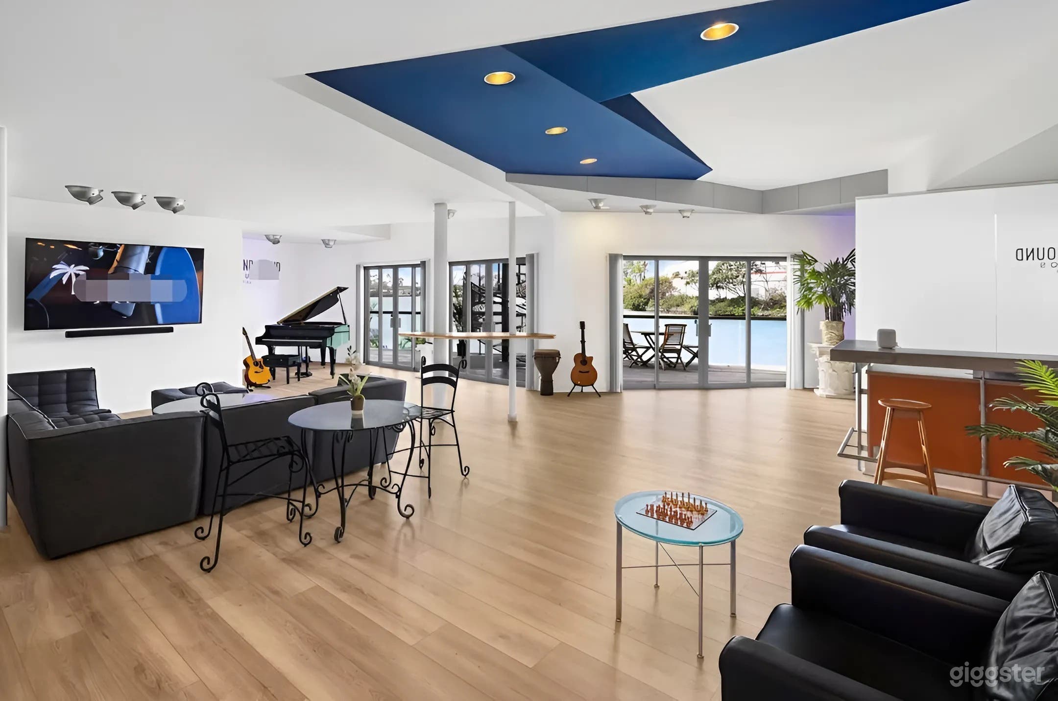 Waterfront Music Venue &amp; Hidden Speakeasy with Live Jazz – Two Unique Spaces in One Photo 2