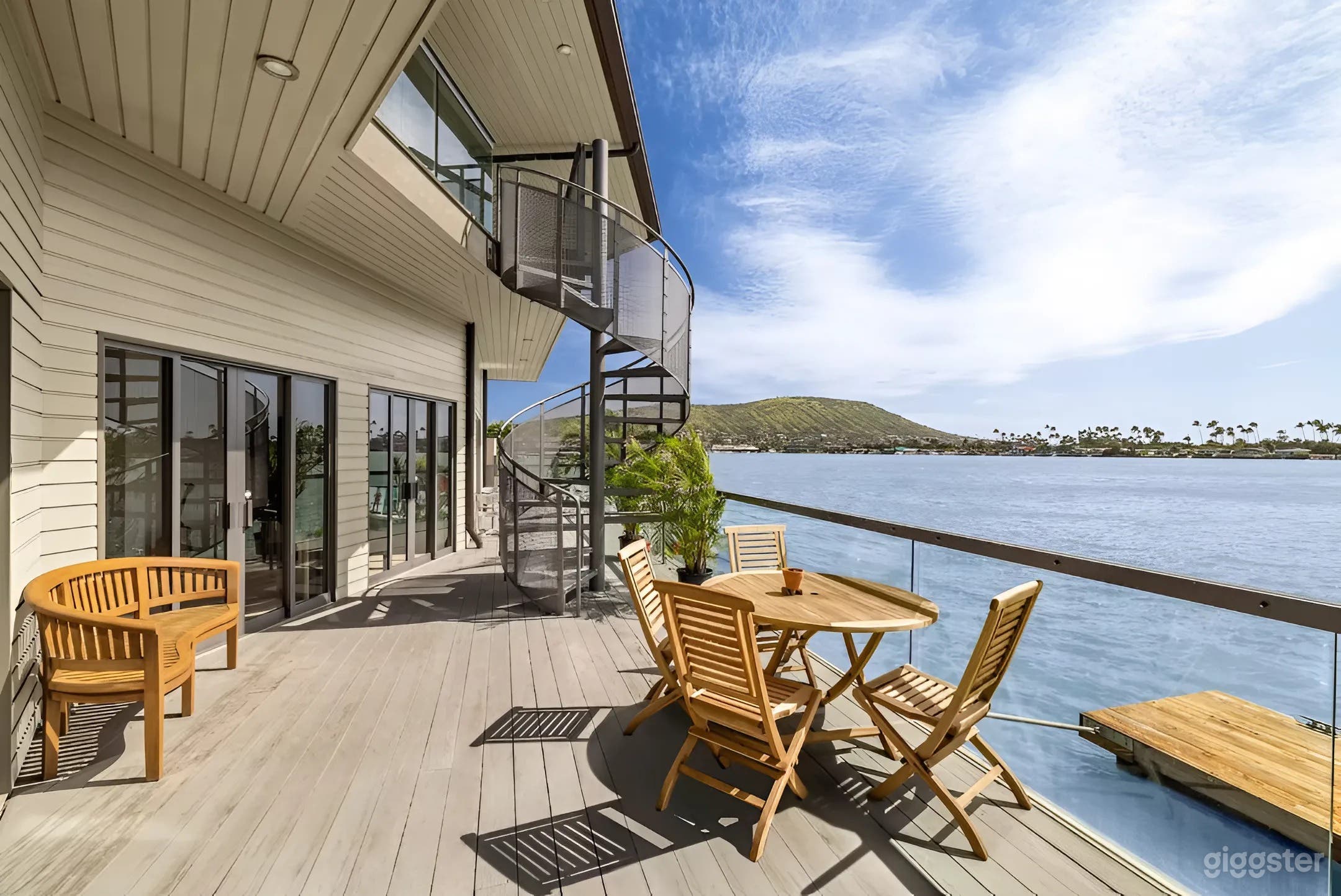 Waterfront Music Venue &amp; Hidden Speakeasy with Live Jazz – Two Unique Spaces in One Photo 4