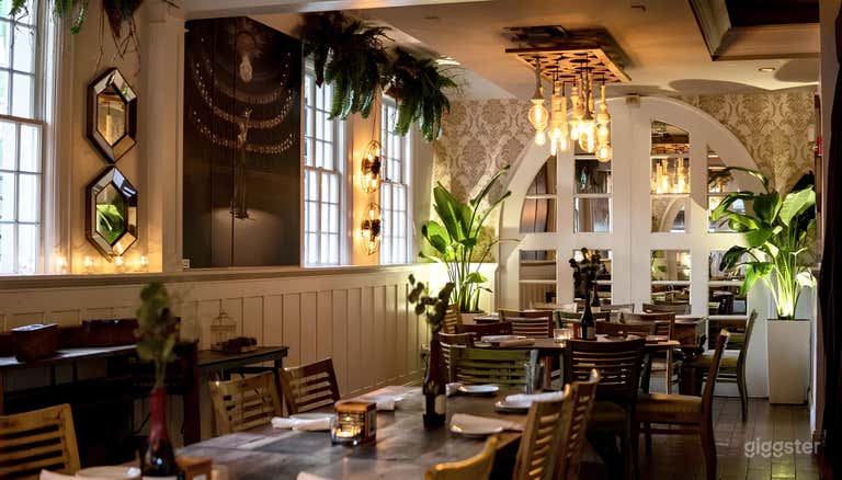  Chic Restaurant & Rooftop with Skyline Views (Entire Venue) 