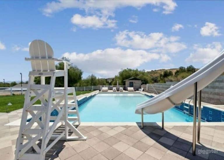  Charming Rustic Elegance Poolside Escape 