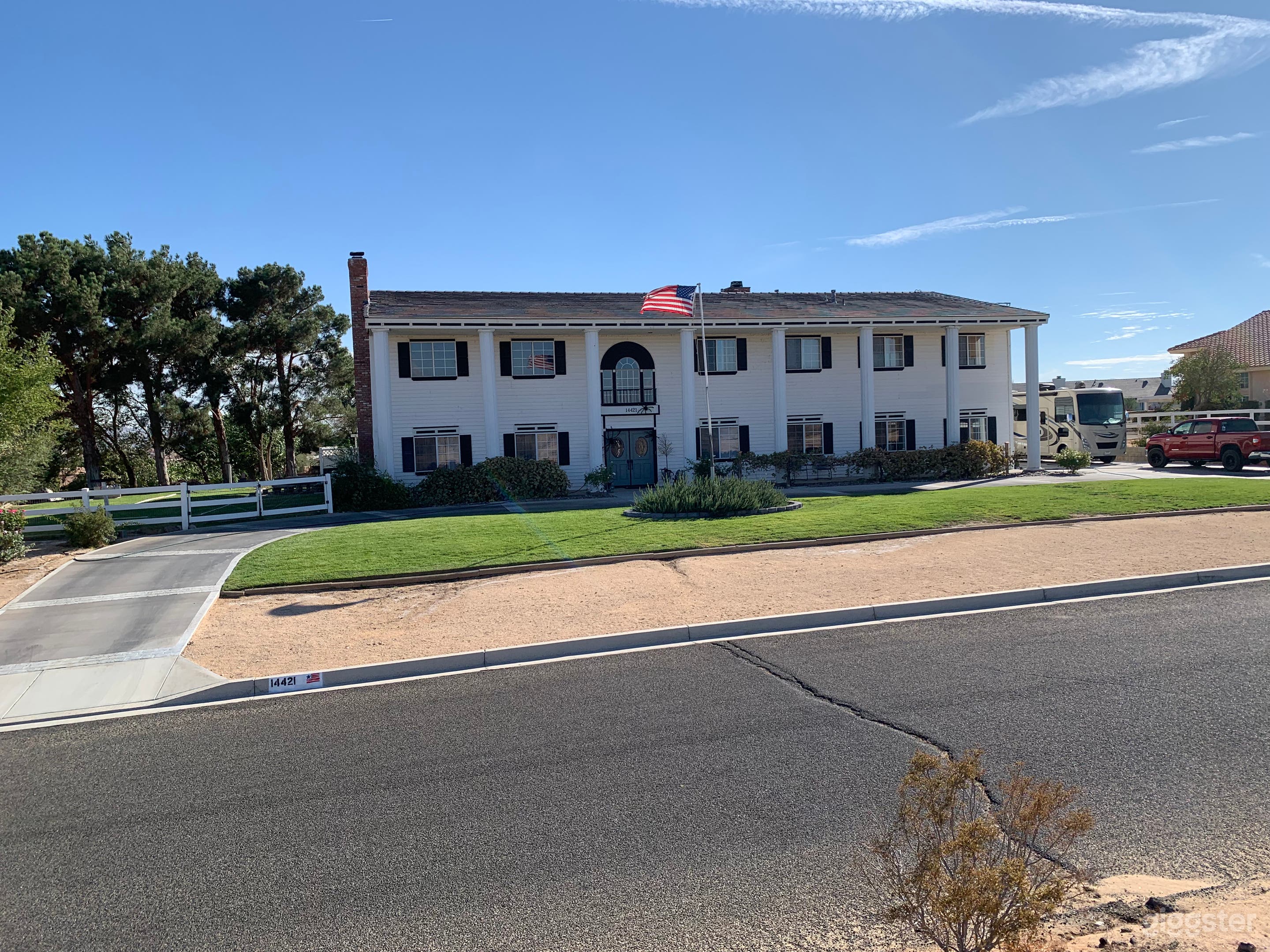 circular driveway and RV parking