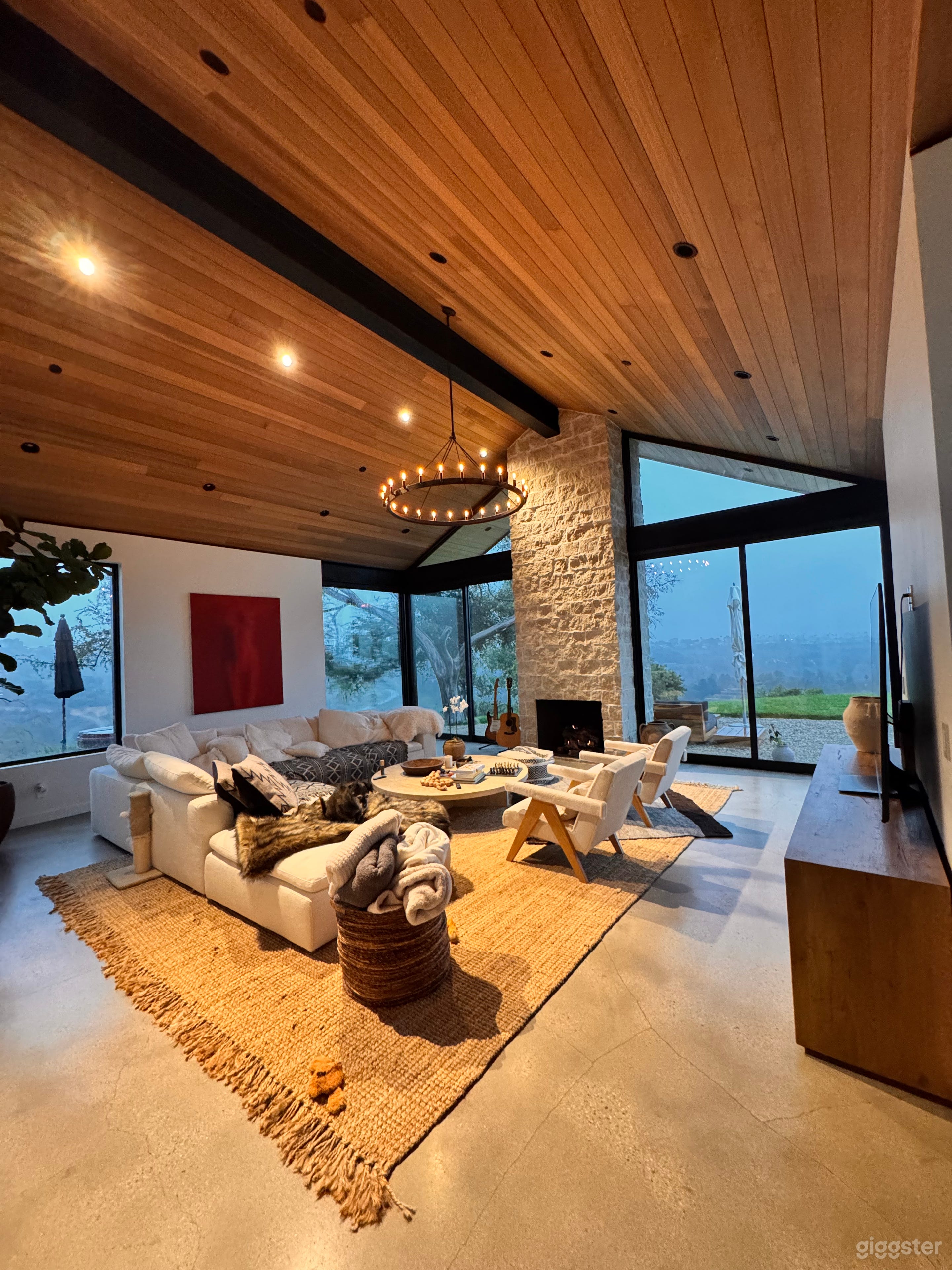 Modern Farmhouse over Zuma Beach - AMAZING Views! Photo 4