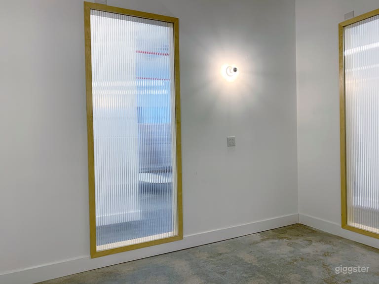  Studio 132 (Office Space) in Long Island 