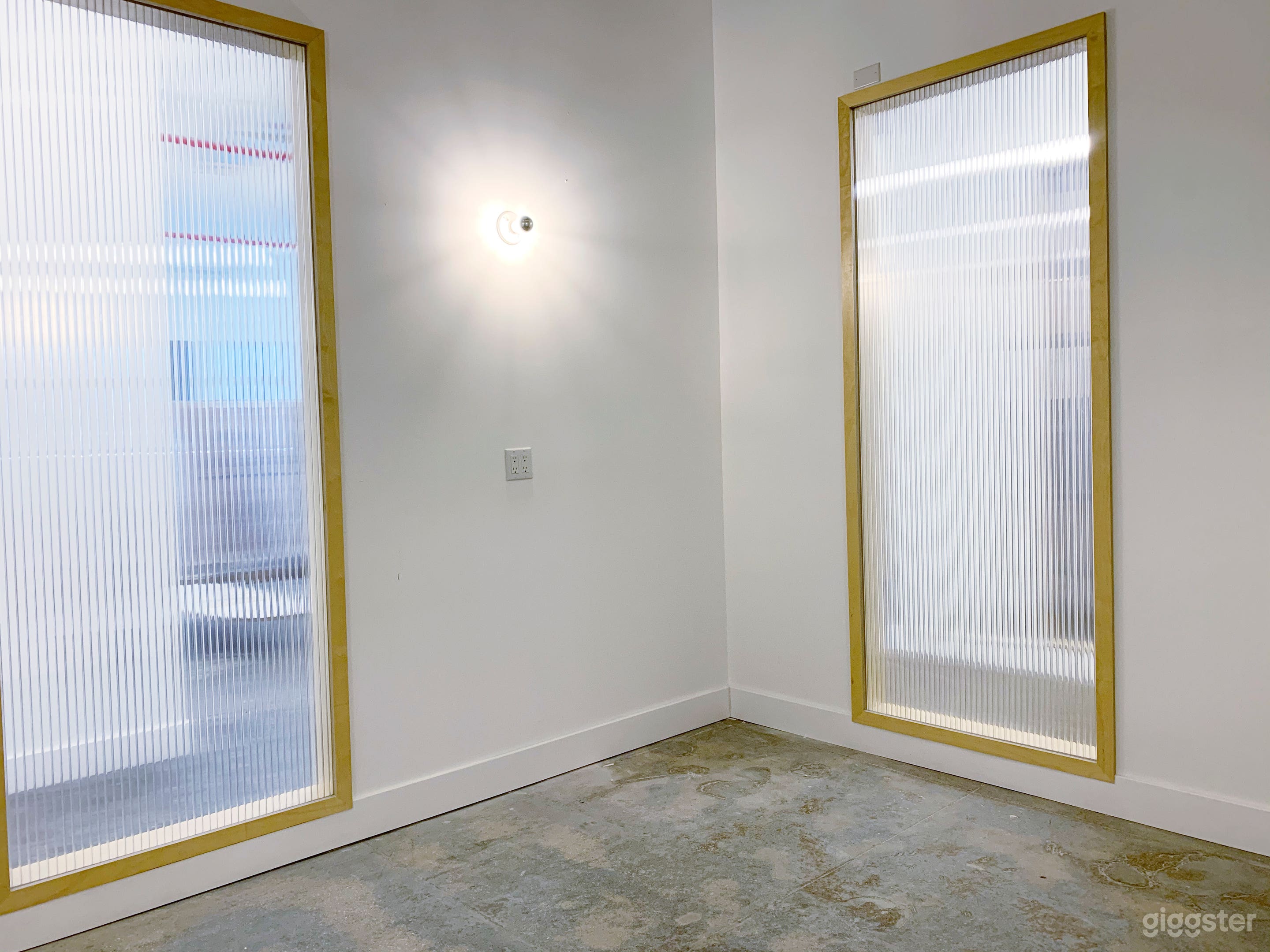 Studio 132 (Office Space) in Long Island Photo 1