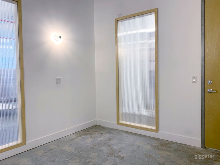  Studio 132 (Office Space) in Long Island 