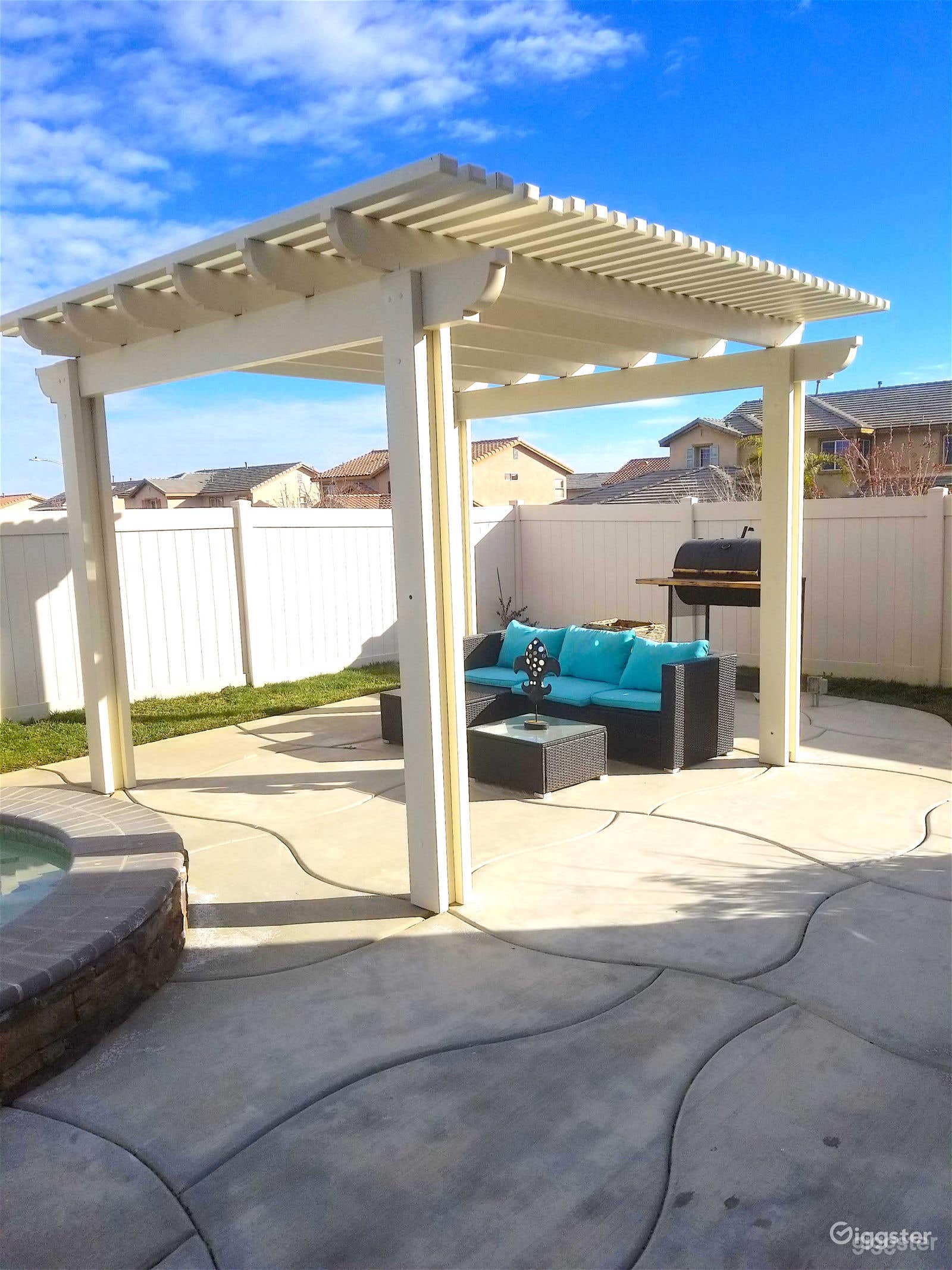 Brand New Spacious Backyard Pool Photo 2