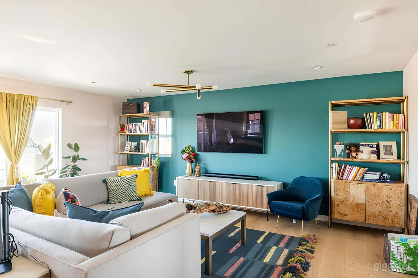 Waterfront Retreat in California Delta Photo 2