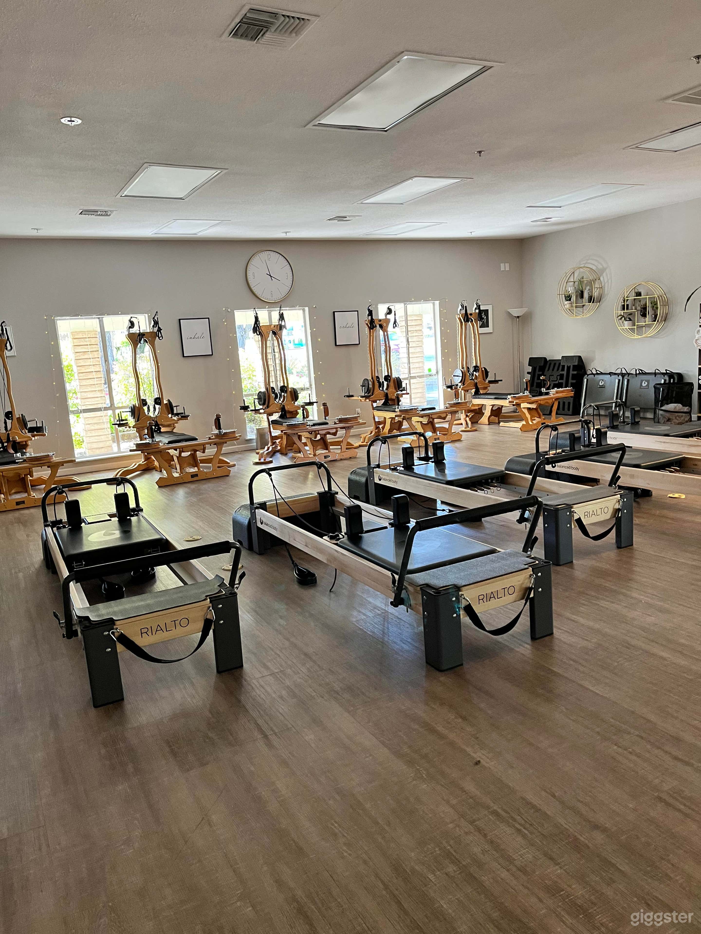 Large Studio Equipped with Fitness Machines Photo 2