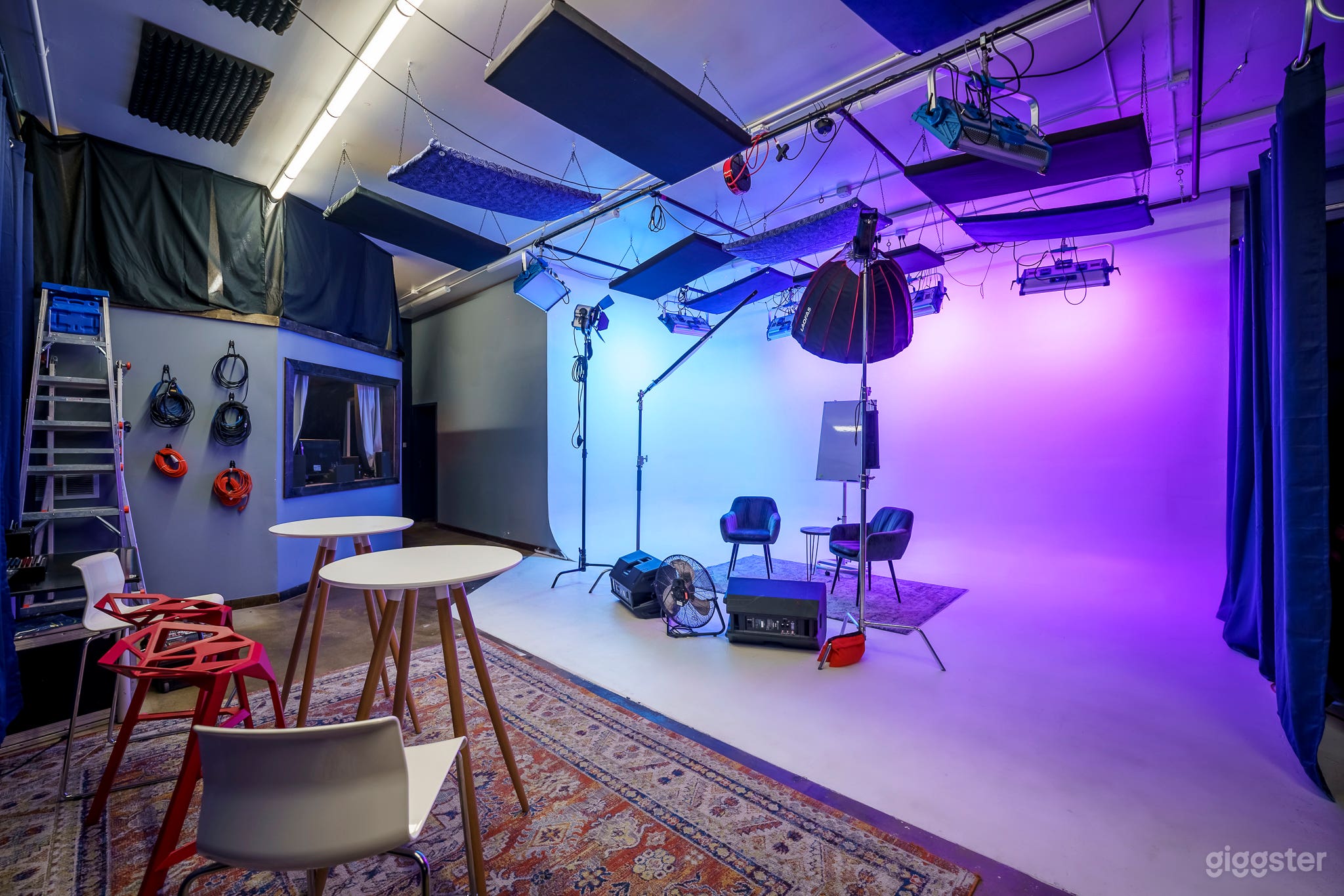 Fully Loaded Video/Photography/Podcast Studio  Photo 3