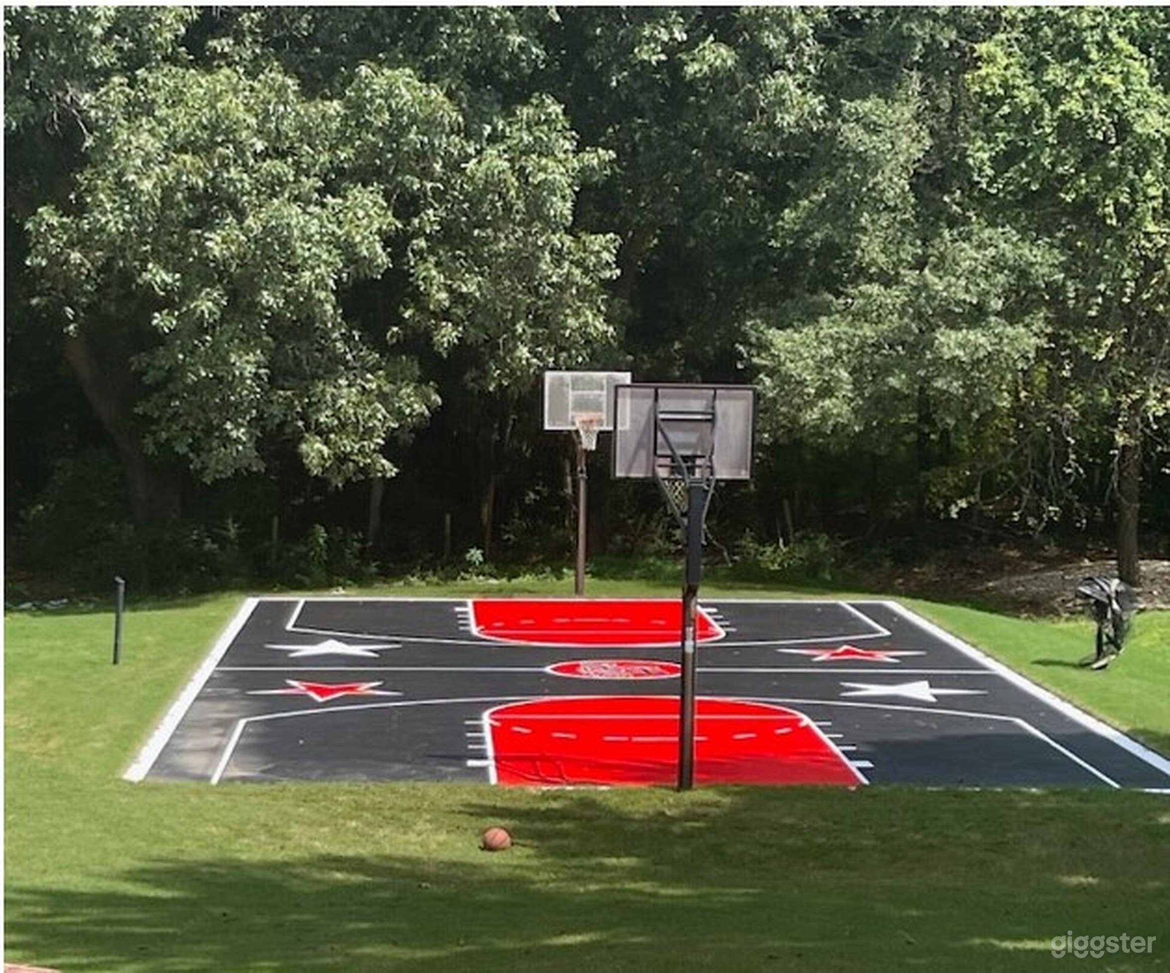 Full Court Basketball in luxury neighborhood Photo 3