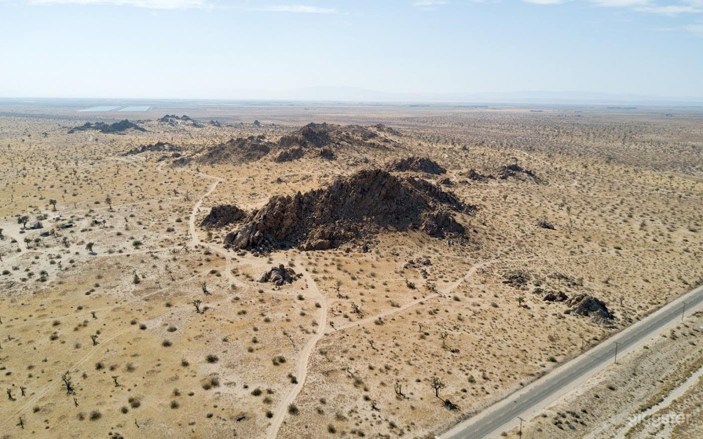 Mojave Desert Cabin with Joshuas and Buttes Photo 4