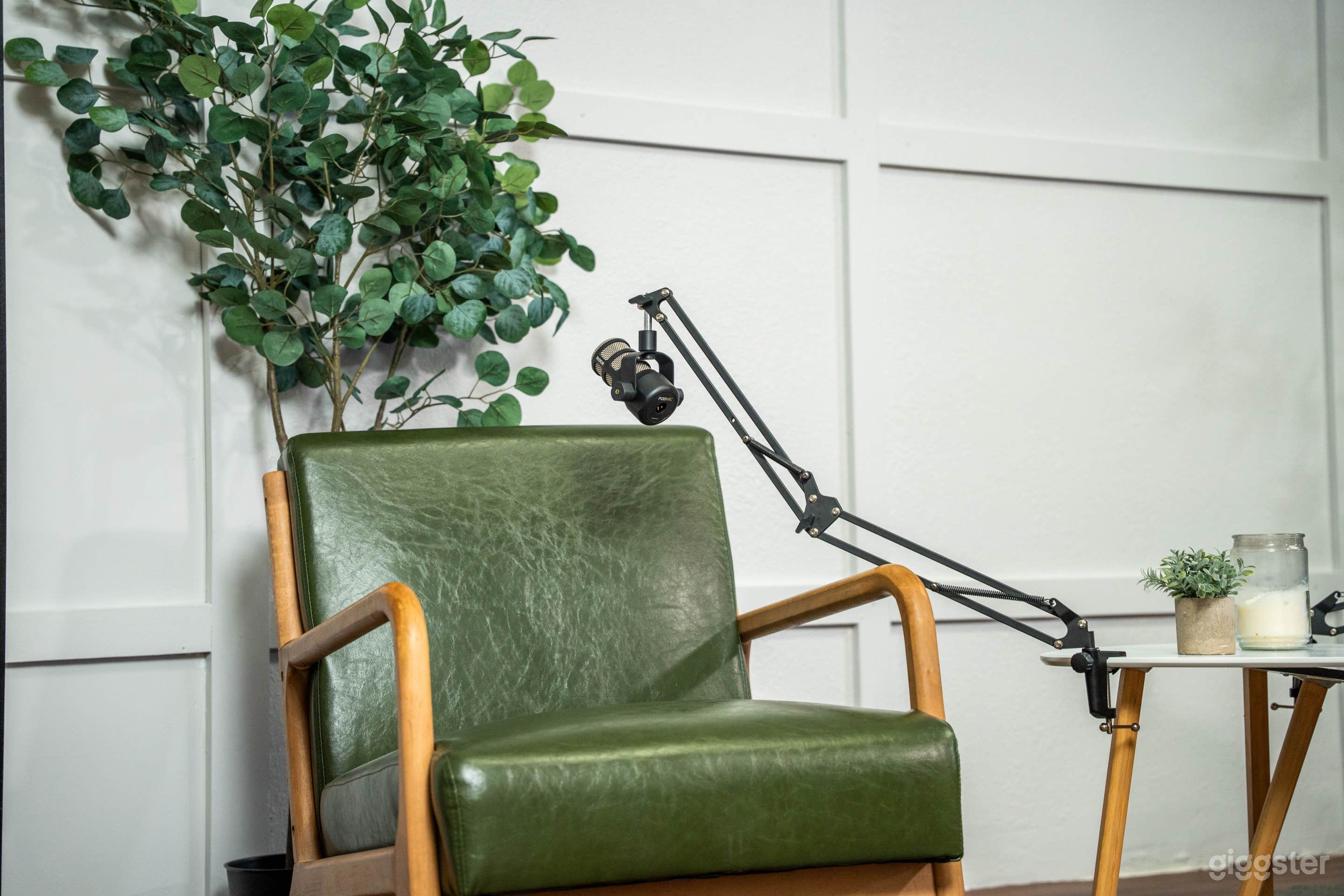 Modern Podcast Studio Photo 3