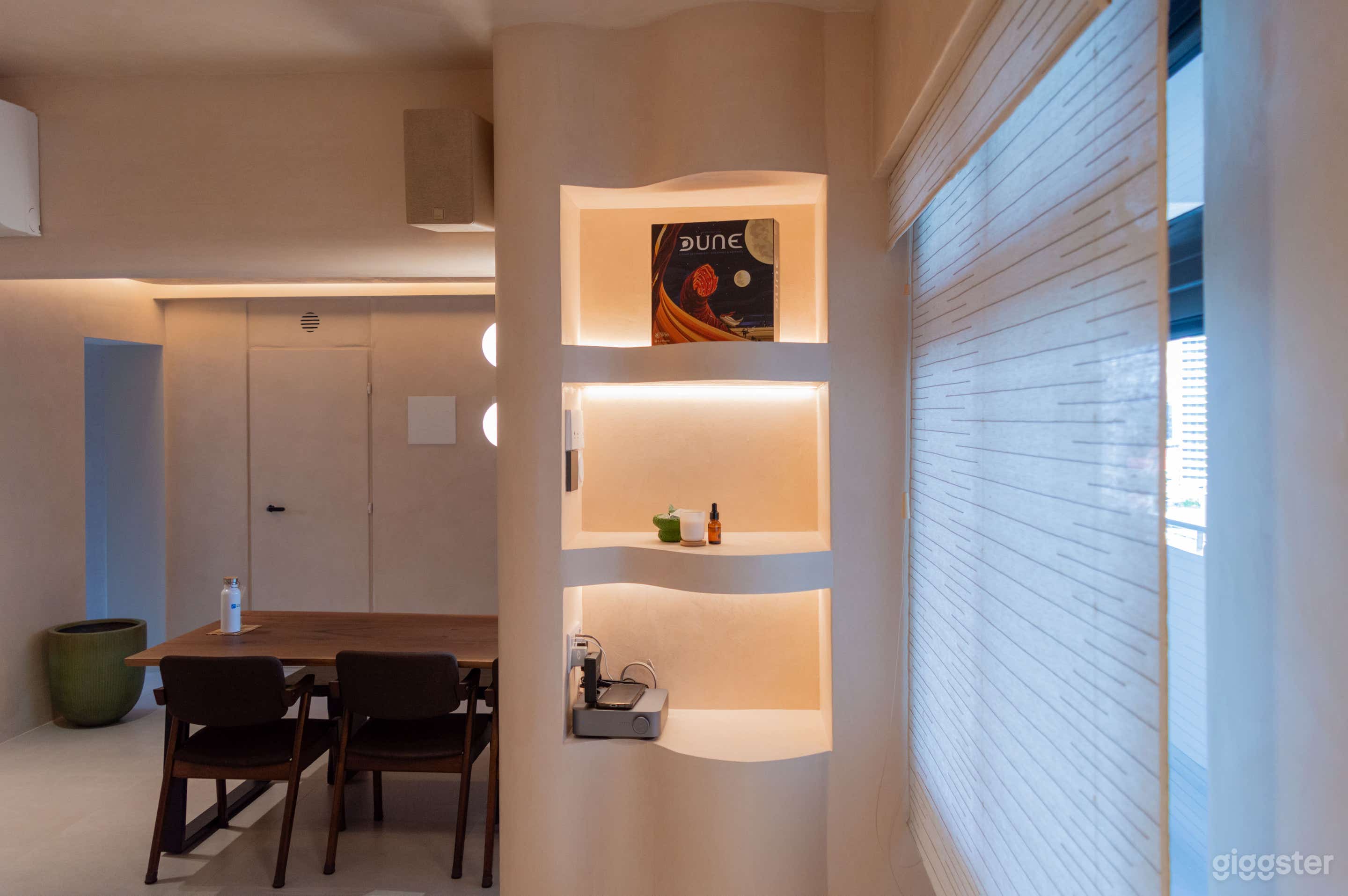 Wabi Sabi Newly Renovated Apartment Photo 4