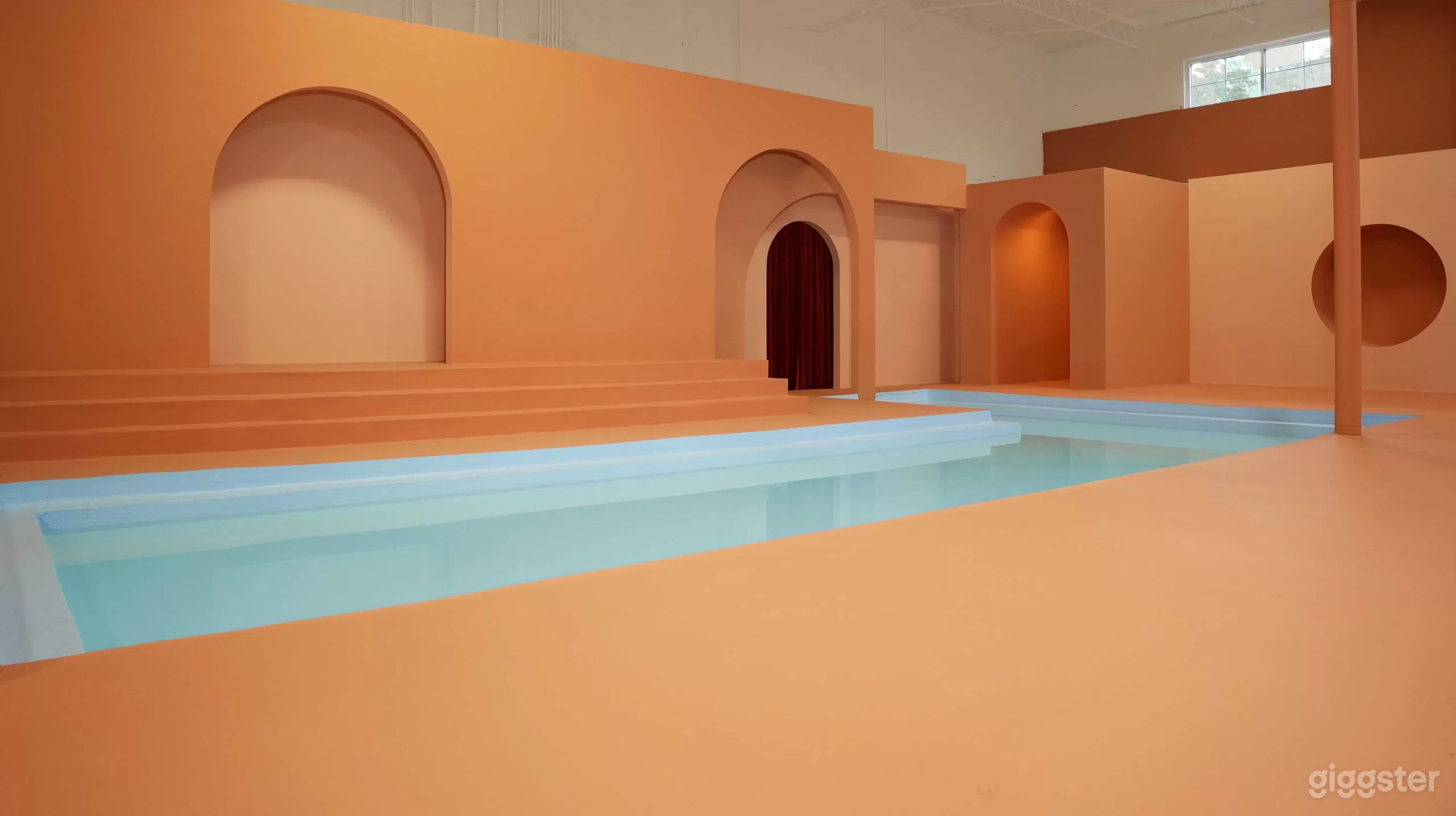 The Minimalistic Set Photo 4