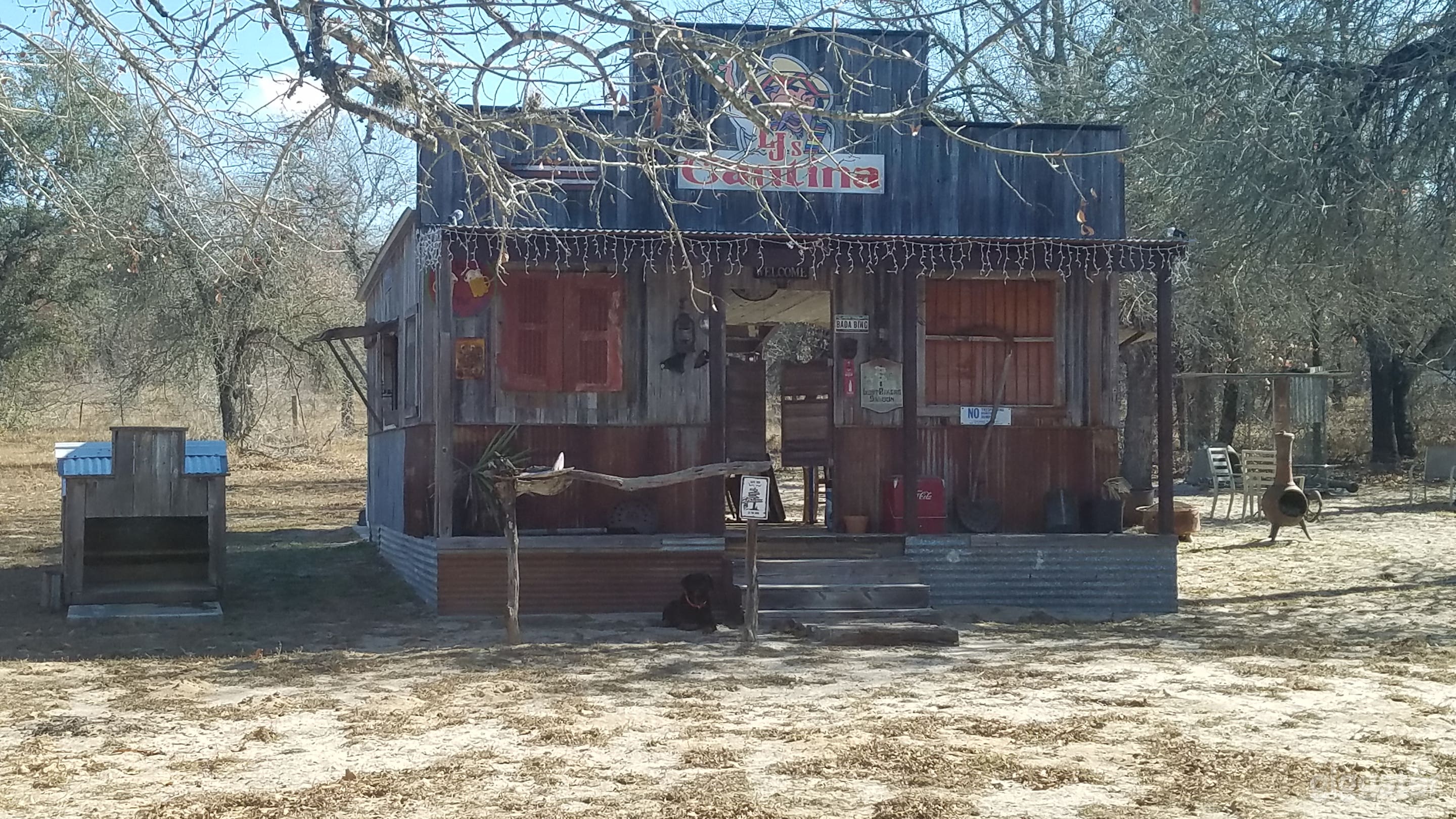Outdoor cantina