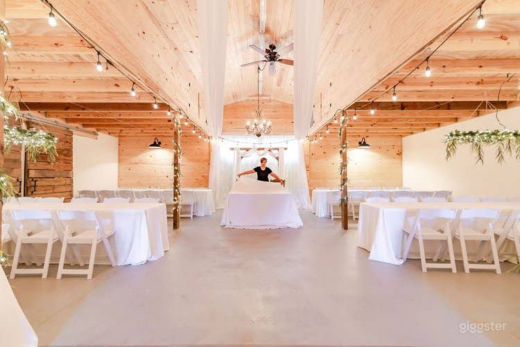  Spacious and Well-maintained Barn for 150pax 